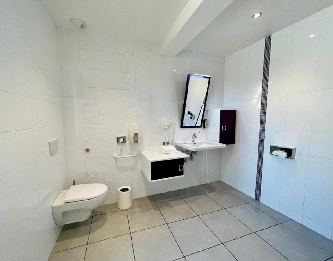 Hostellerie De Bretonniere - Groupe Logis Hotels Beaune  Bagian luar foto