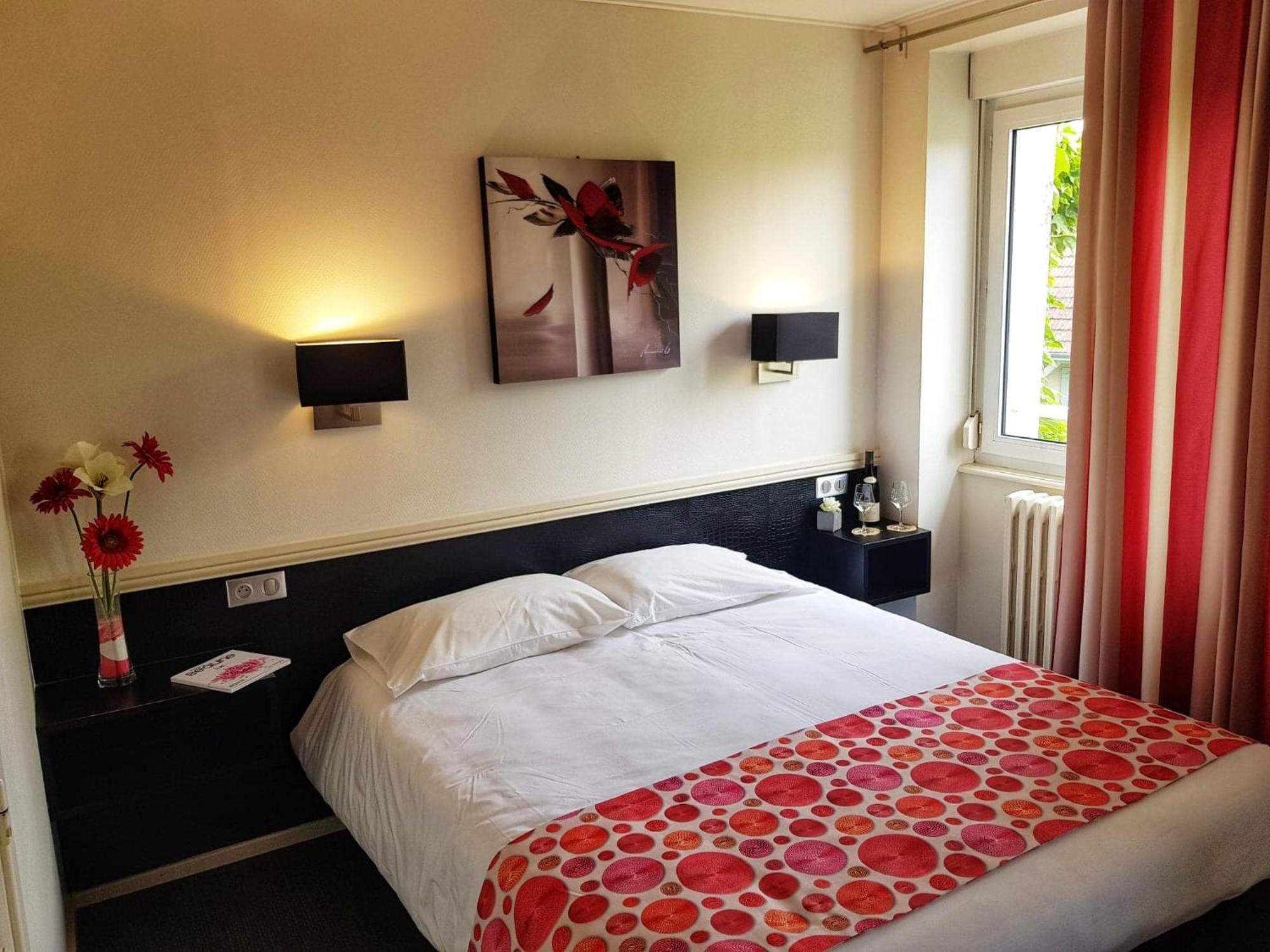 Hostellerie De Bretonniere - Groupe Logis Hotels Beaune  Bagian luar foto