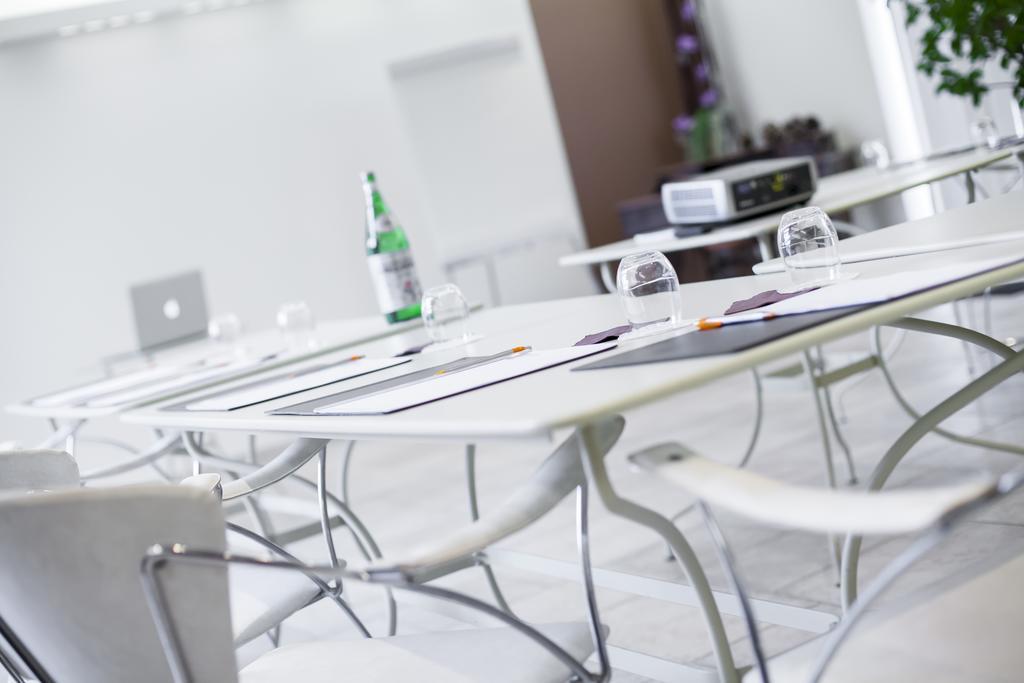 Hostellerie De Bretonniere - Groupe Logis Hotels Beaune  Bagian luar foto