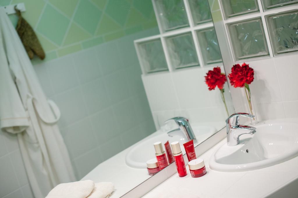Hostellerie De Bretonniere - Groupe Logis Hotels Beaune  Bagian luar foto