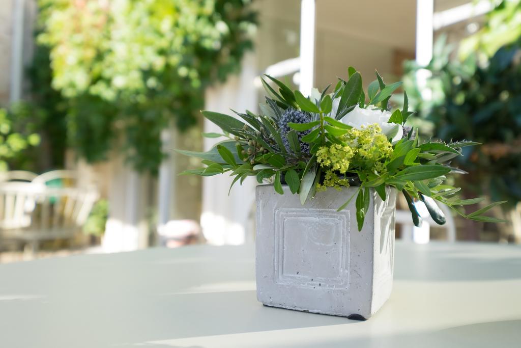 Hostellerie De Bretonniere - Groupe Logis Hotels Beaune  Bagian luar foto